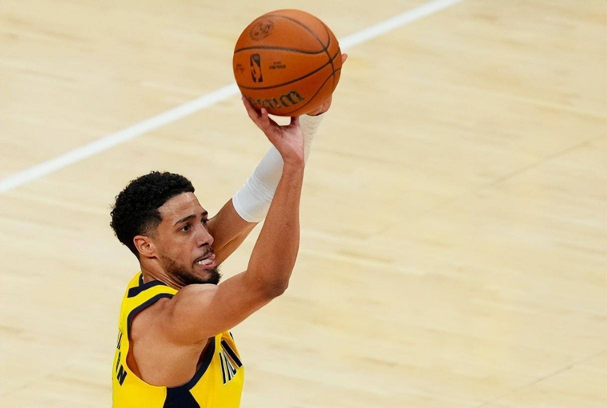 虎扑-赛地聚焦:NBA常规赛冲刺阶段热度飙升,迈阿密热火伤情更新,管理层满意,细节决定成败的简单介绍