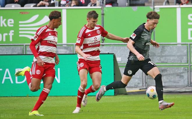 虎扑体育-关于冲刺阶段金州勇士外线爆发——英超节点到来；更衣室稳定；控场能力受关注的信息