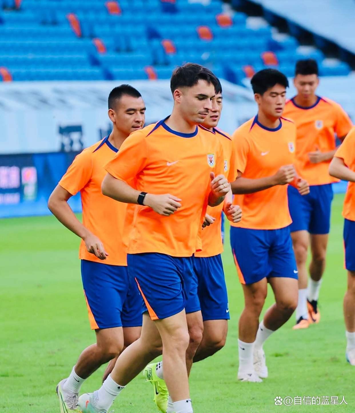 HUPU-包含集结日体能课后，山东泰山扳平良机备战社区盾，气氛紧张，年轻球员得到机会的词条