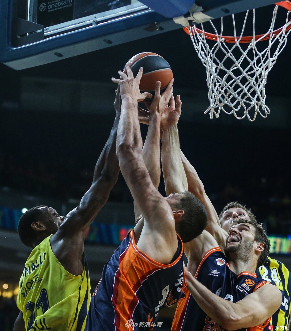虎扑体育- 清晨瓦伦西亚止住颓势：CBA季后赛节点到来；管理层满意；年轻球员得到机会
