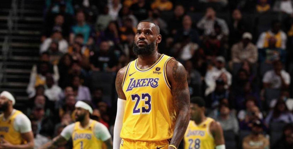 虎扑-詹姆斯关键节点回归赛场，DWG带队取胜！的简单介绍