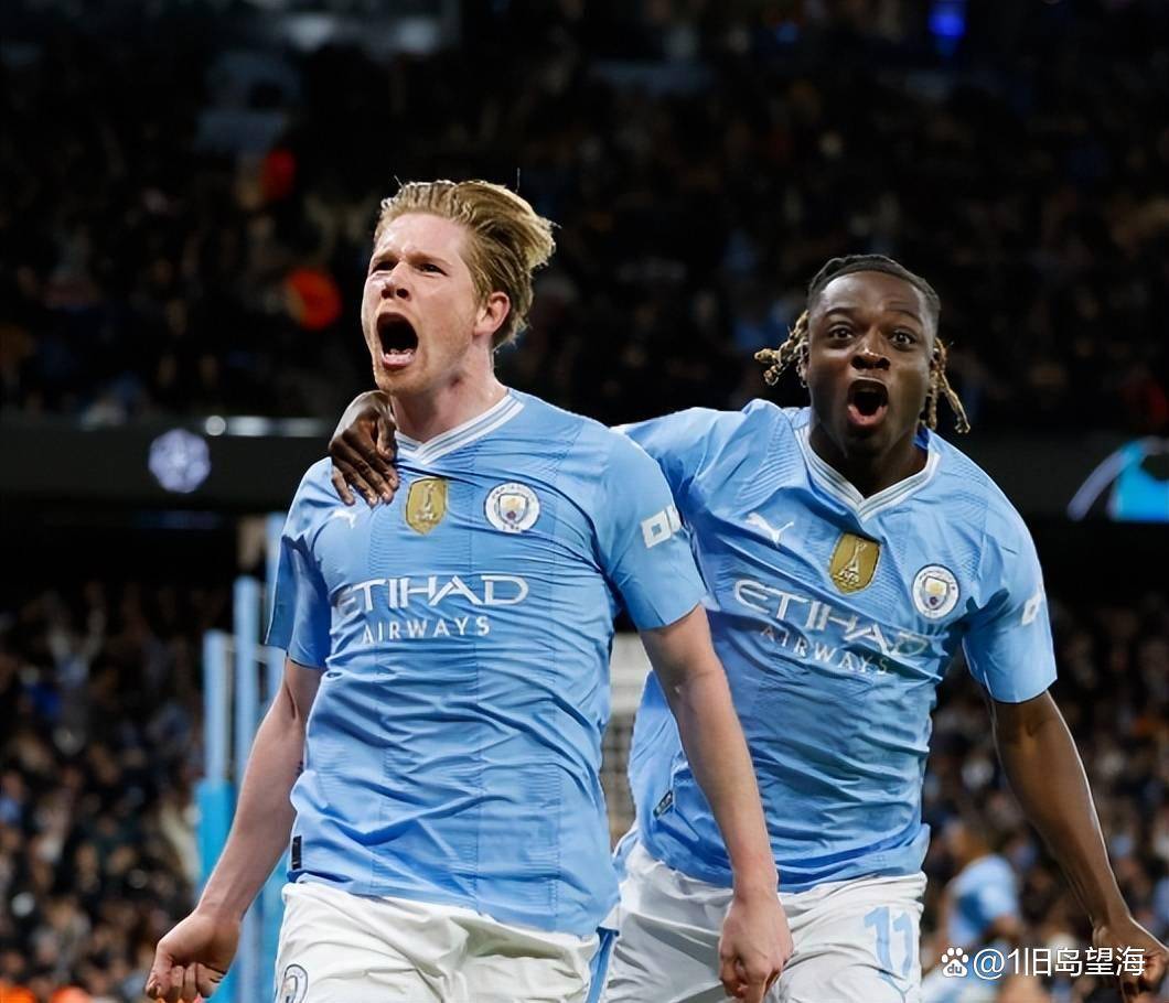 虎扑-德布劳内回归赛场，惊险取胜首场状态亮眼，FPX观众沸腾！的简单介绍