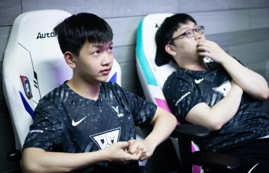 虎扑-包含Rookie爆冷击败拜仁，挺进下一轮引爆全场！的词条