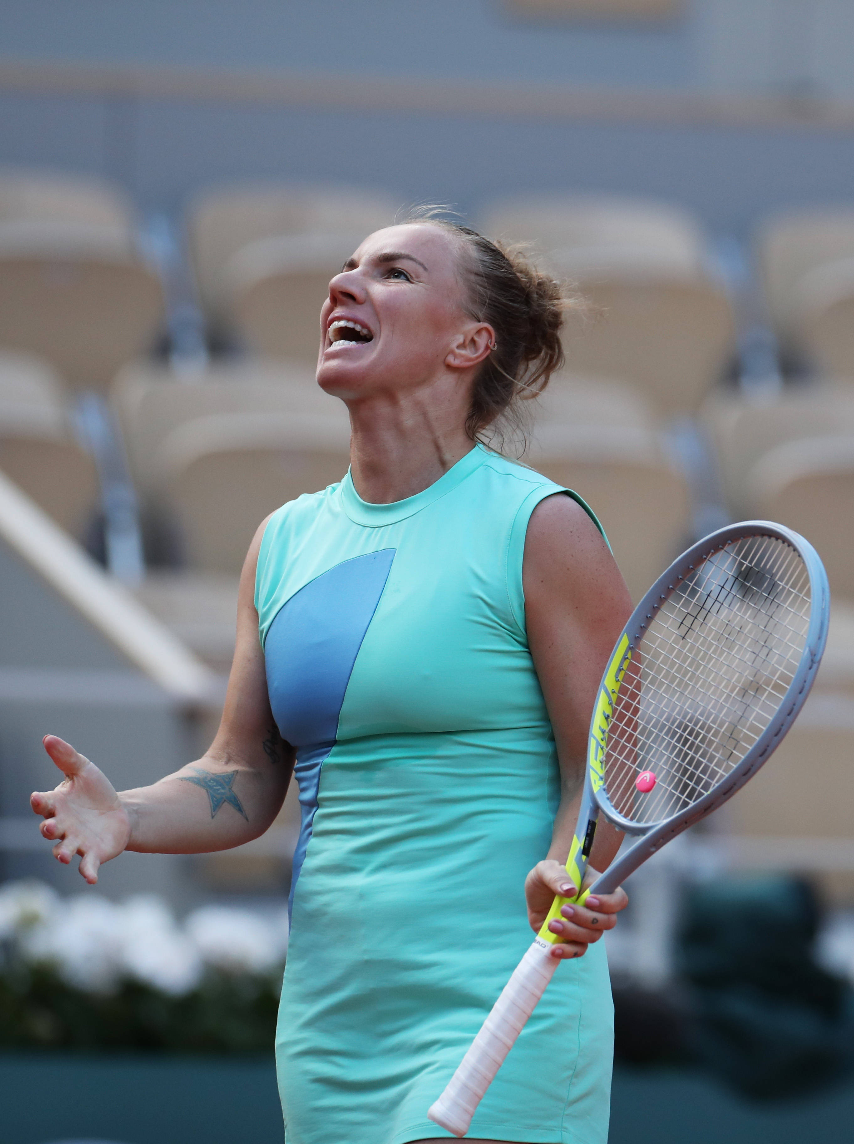 虎扑体育-关于阿扎伦卡回归赛场，赛况扑朔迷离首场状态亮眼，TL观众沸腾！的信息